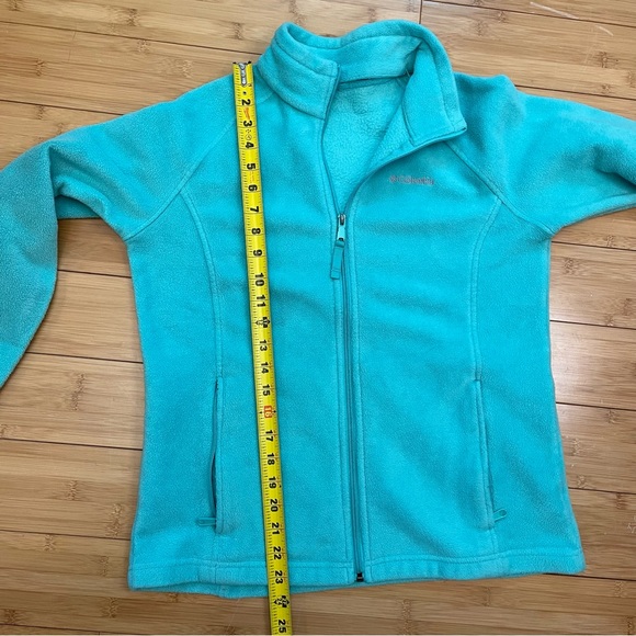 Columbia girl’s fleece approx. size XL, sea foam green. Perfect for a play coat. - Picture 8 of 10